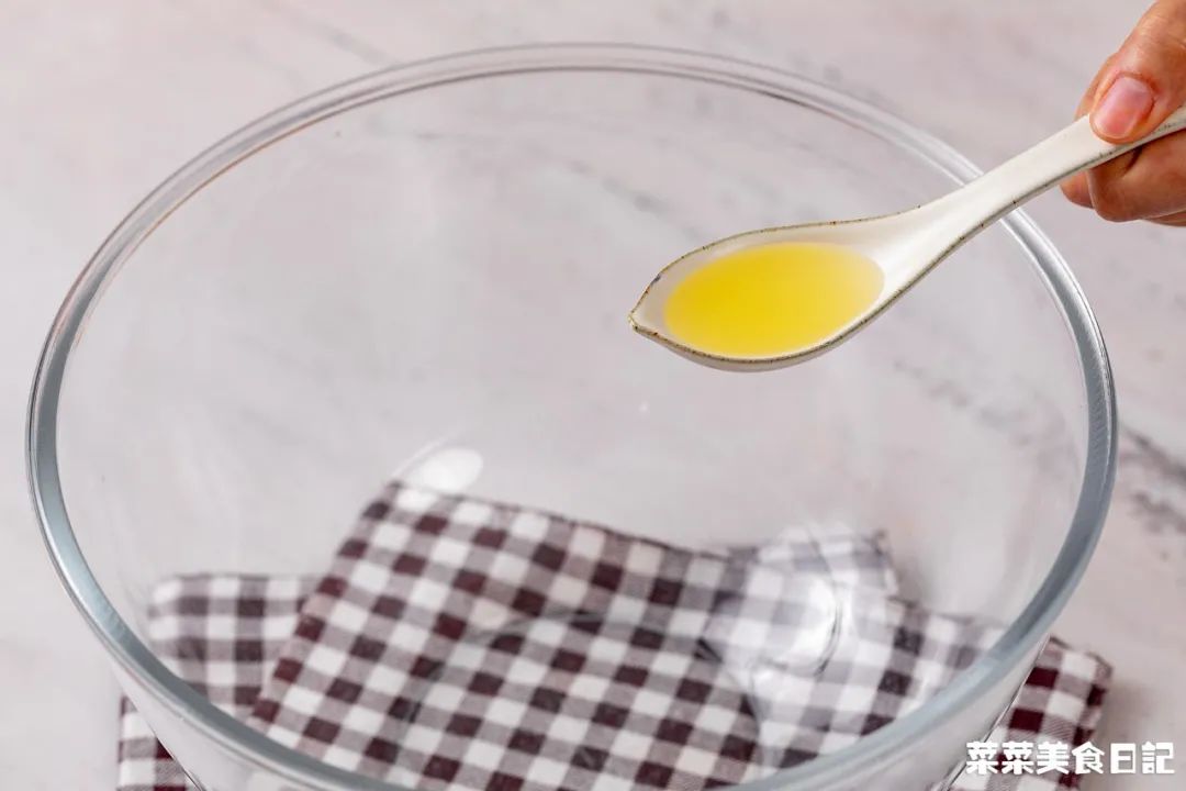 上班族午饭微波炉加热,微波炉解决一日三餐