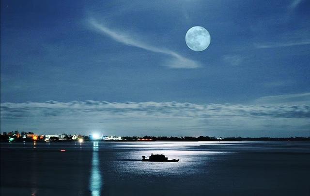 读林清玄《送一轮明月给他》，解“明月”式教育