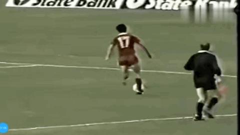 本该严肃的场合经常忍不住笑,本来是严肃的事情结果变成了笑料