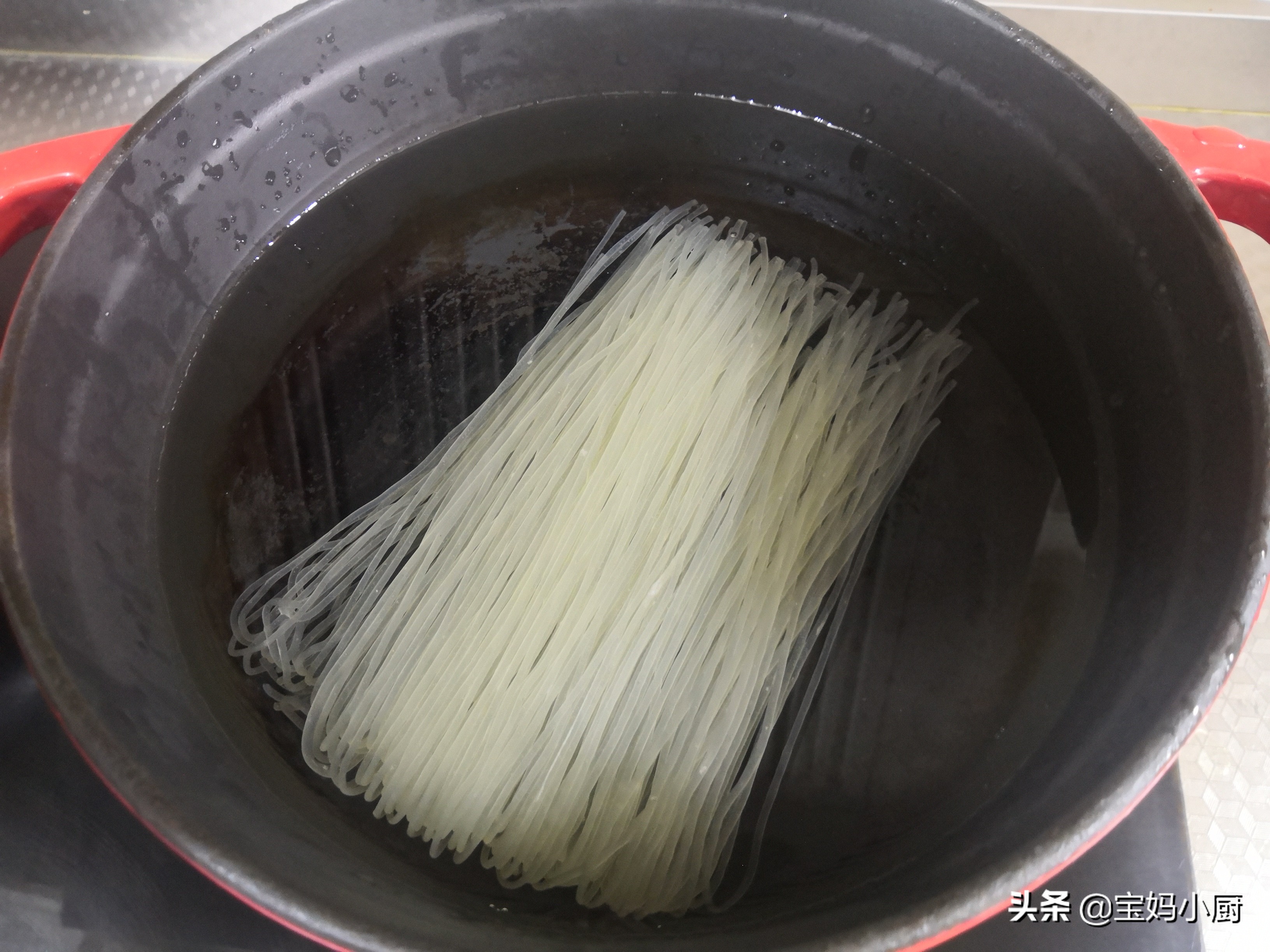 广西螺蛳粉出圈,怎么样能做出好吃又臭的螺蛳粉