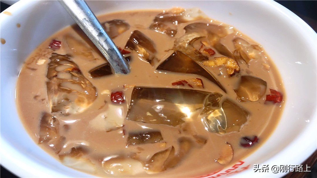 要问重庆火锅哪家强？重庆桥头火锅当仁不让