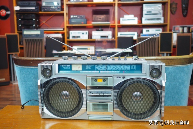 80年代康宁Conion推出的一款CRC-H84F便携式收录机音响