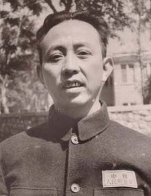 51年毛主席三次怒发批示！亲临秘书墓前痛哭：祖炎啊，我来看你了