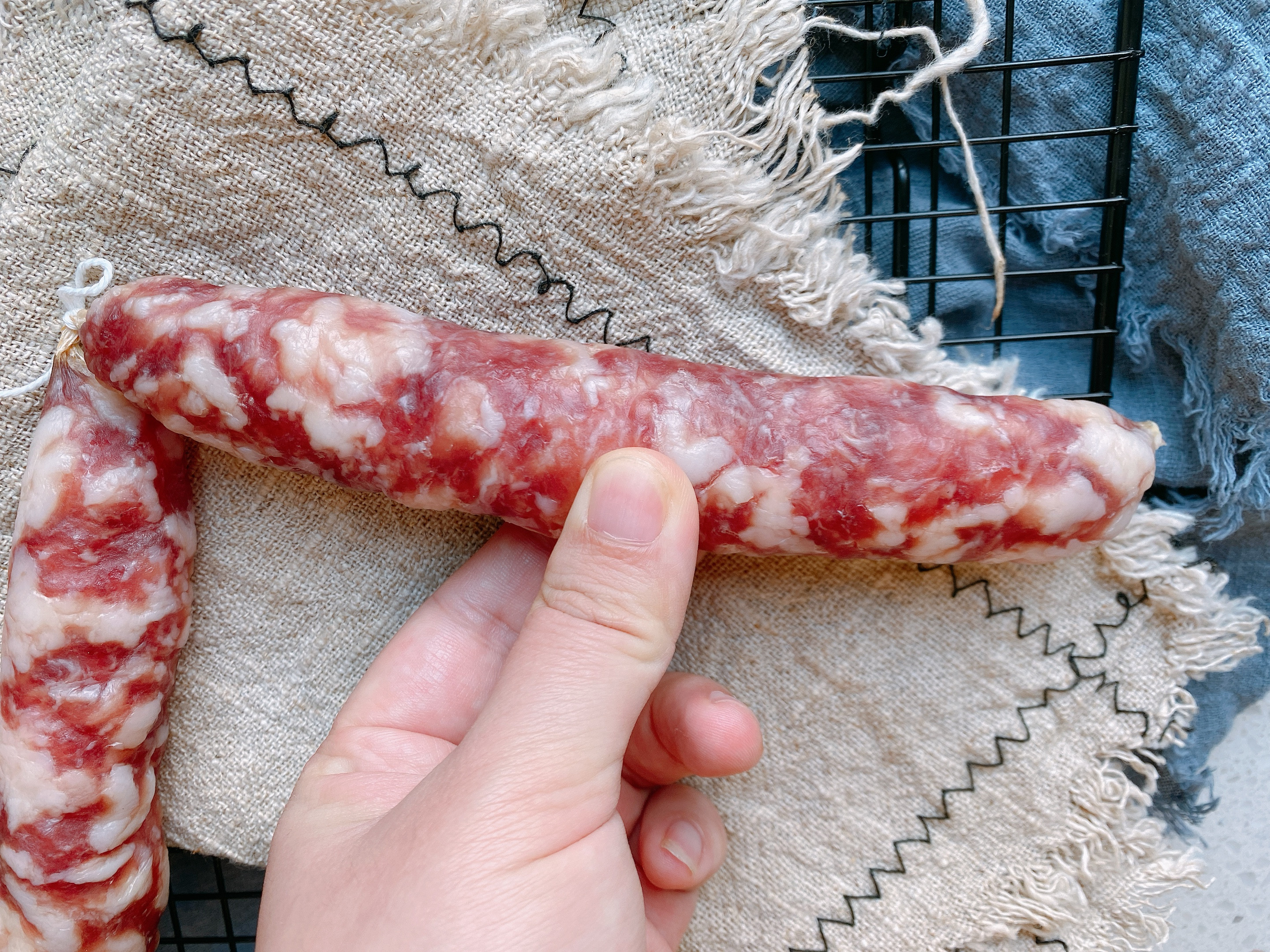 灌香肠配料秘方5斤教程,灌香肠4斤香肠的制作方法和配方