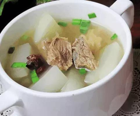 一碗牛肉汤很简单,怎么能快速做好一碗牛肉汤