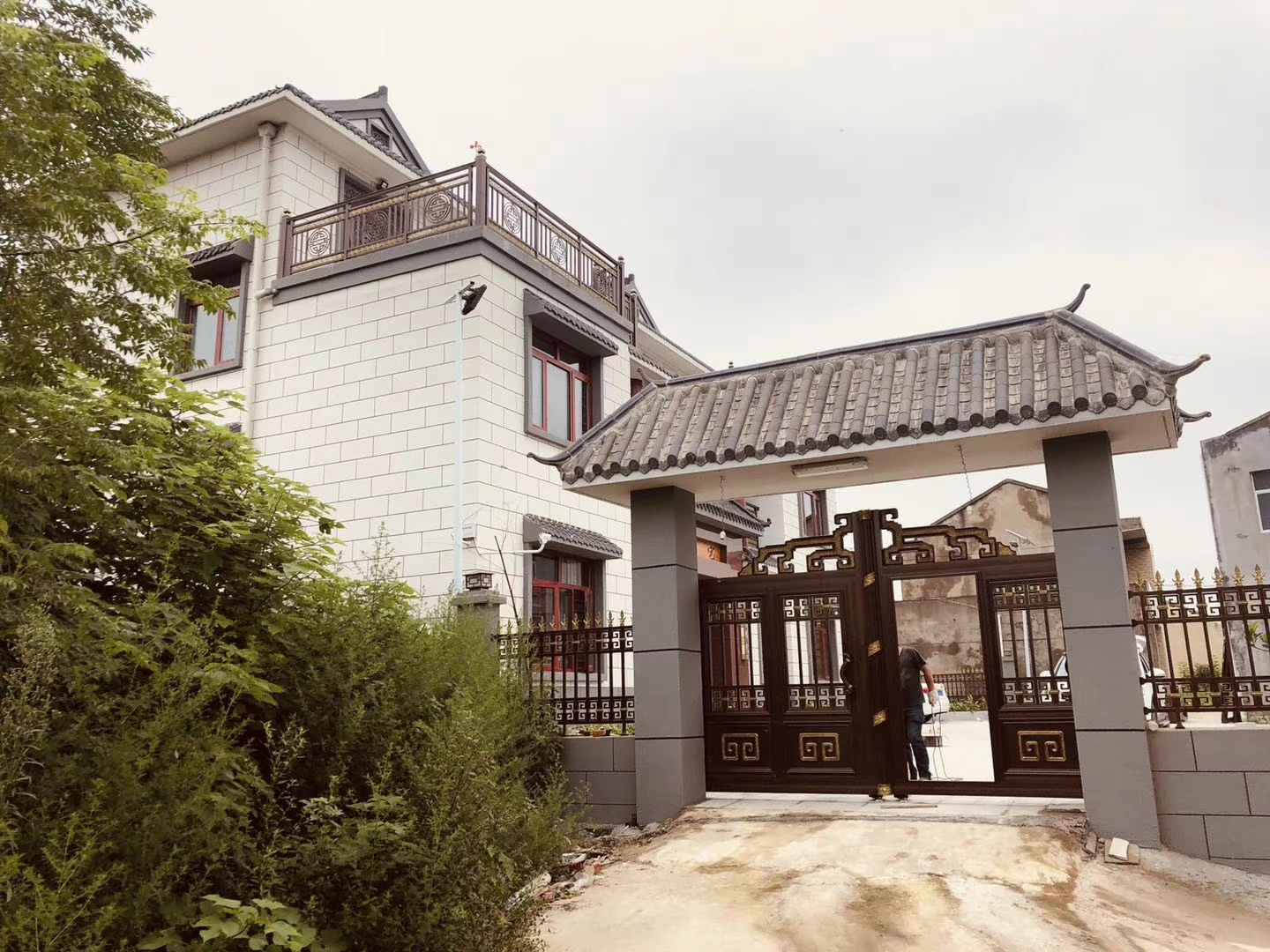 双开铝艺大门安装,双开铝艺大门