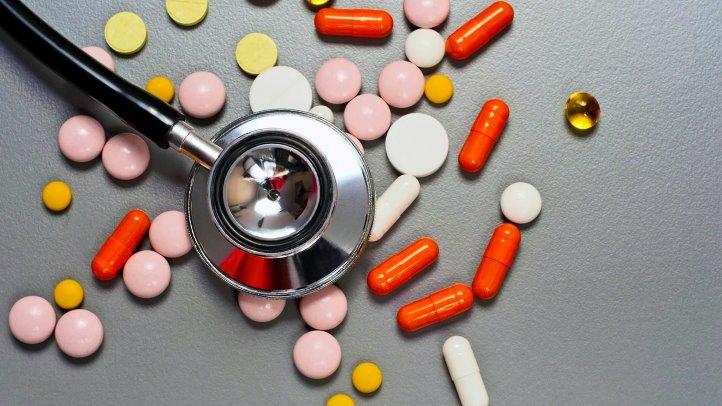 糖尿病视网膜病变是发病率较高的致盲性眼病之一,临床治疗方法多