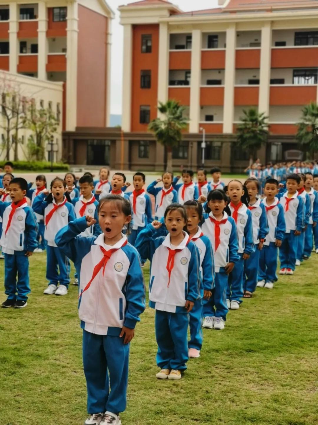 龙文到底是谁,龙文是谁演唱的