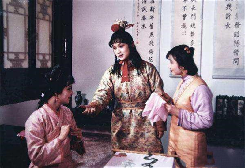 红楼梦里宝玉的通灵宝玉丢哪了,红楼梦的宝玉丢了通灵玉故事情节