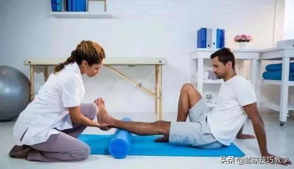 打球崴脚急救措施,打球崴脚了怎么高情商安慰