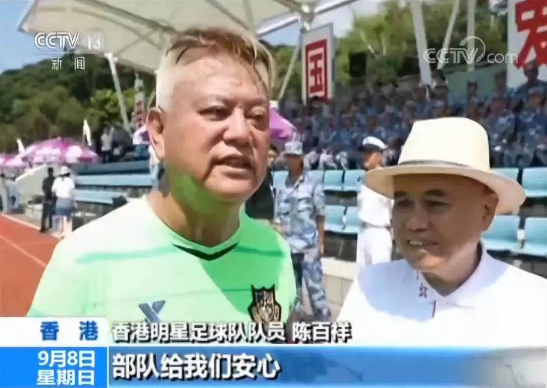 每年这个时候，他们都会出现在驻港部队军营