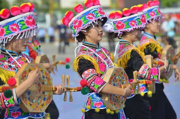 过彝族年,逛服博会!11月9日万种名优闹西昌