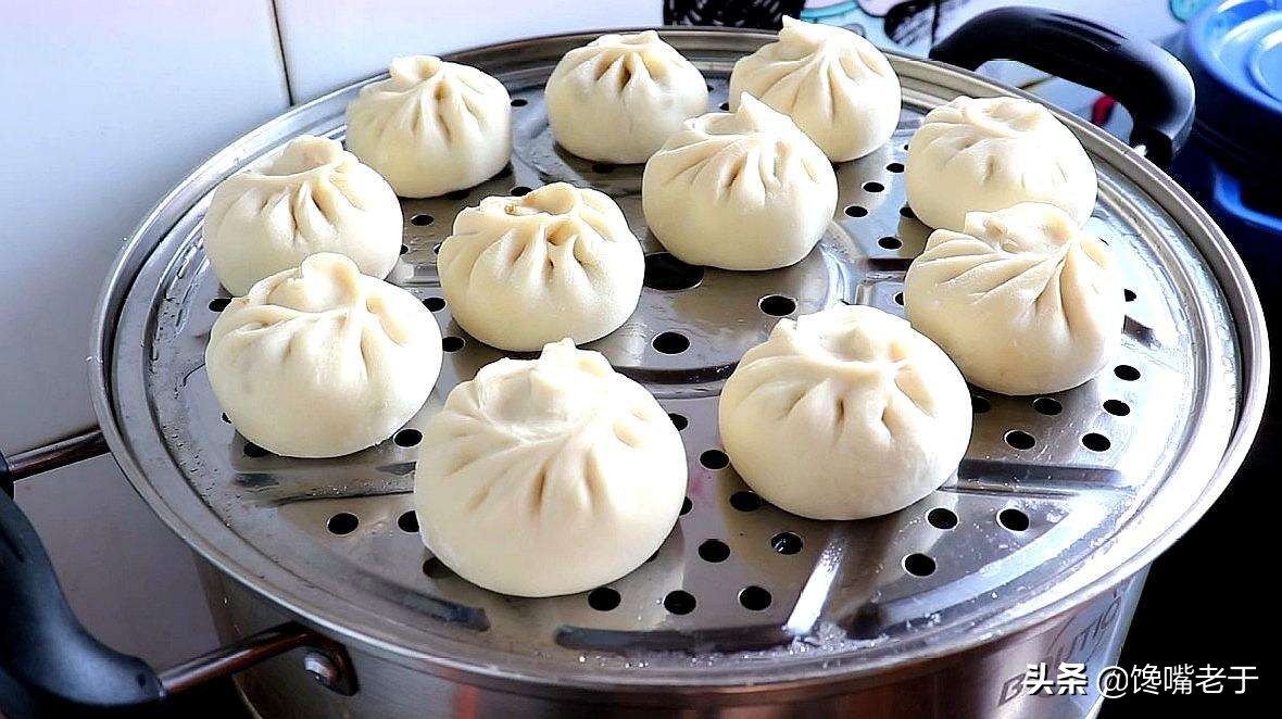 蒸包子不要直接上锅蒸牢记3诀窍,蒸包子有的包子塌陷萎缩