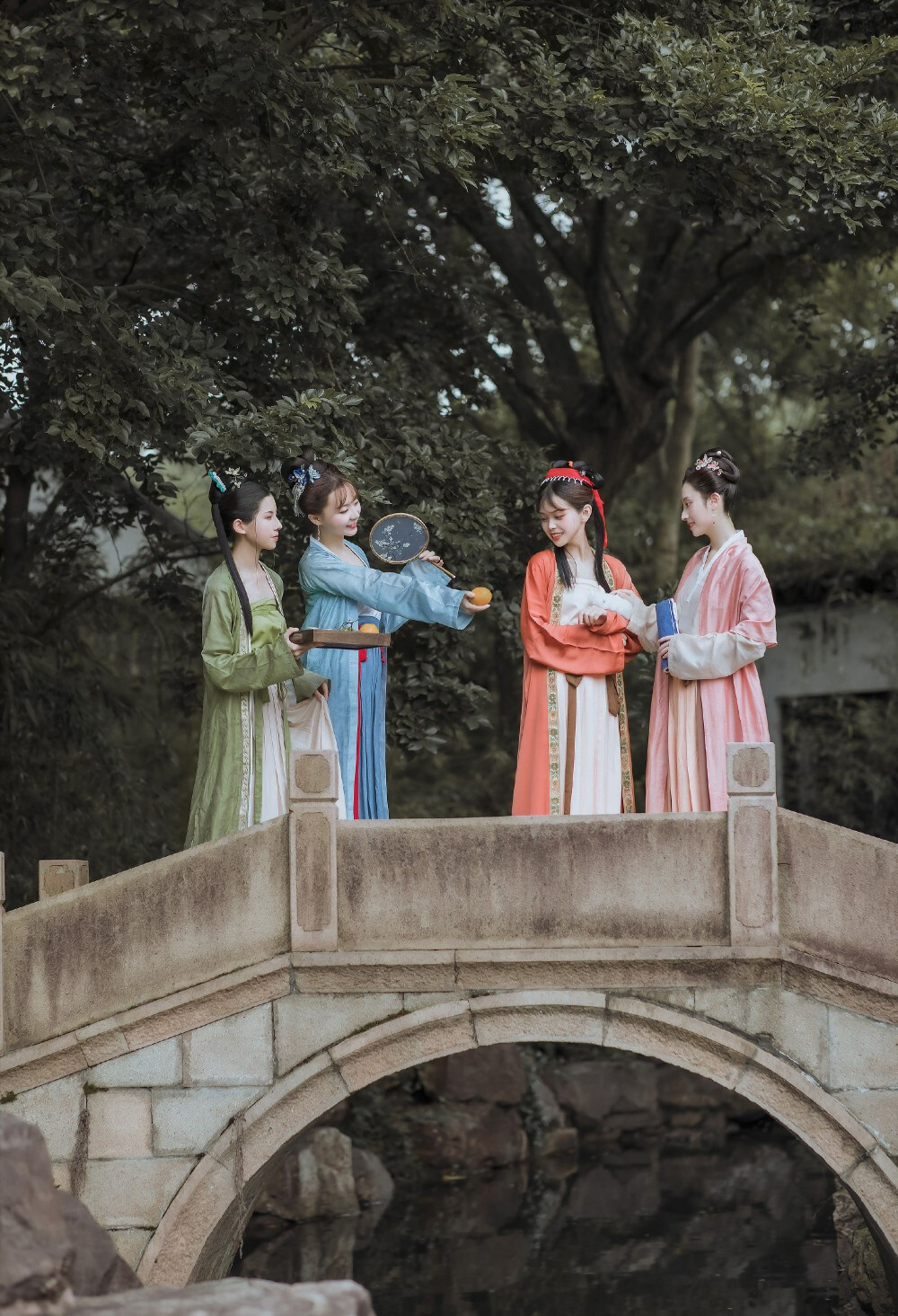 刚入坑汉服冬天怎么买,汉服入门汉服常见的款式有哪些