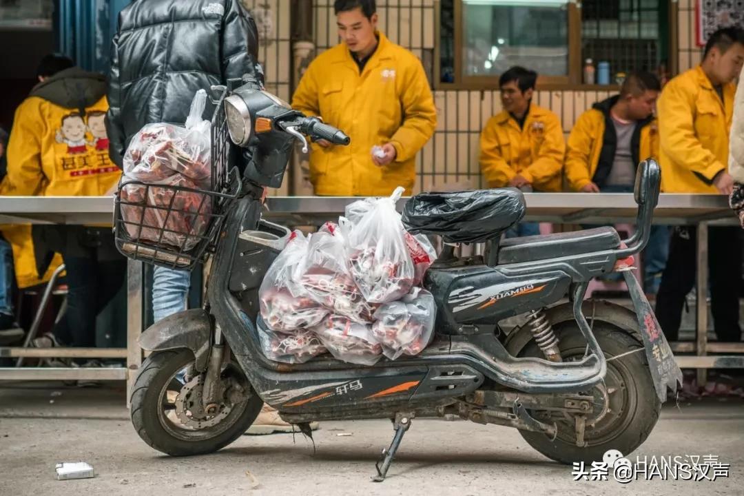 腌腊肉灌腊肠年味是不是就来了,灌香肠腌腊肉武汉冬至年味浓