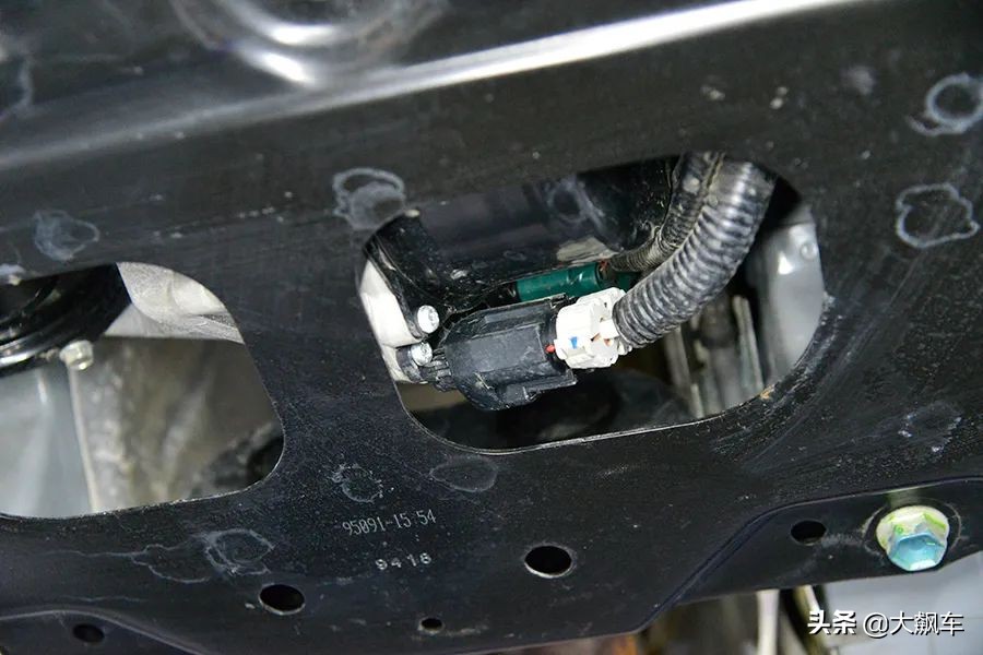 英菲尼迪274a和奔驰m274是同款吗,英菲尼迪m274发动机与奔驰一样吗