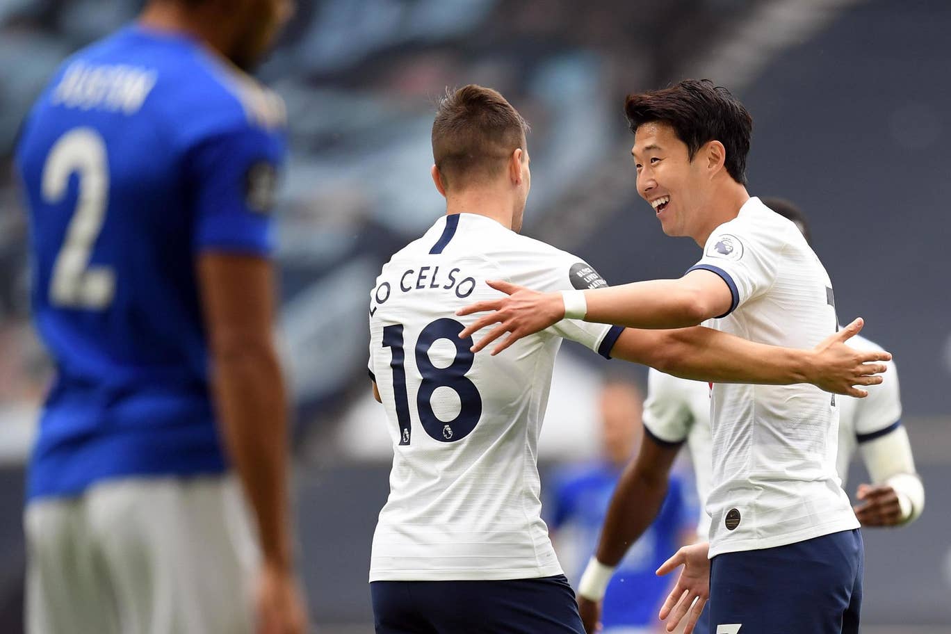 曼联3:2阿森纳全场录像,穆帅带领曼联三冠王回顾