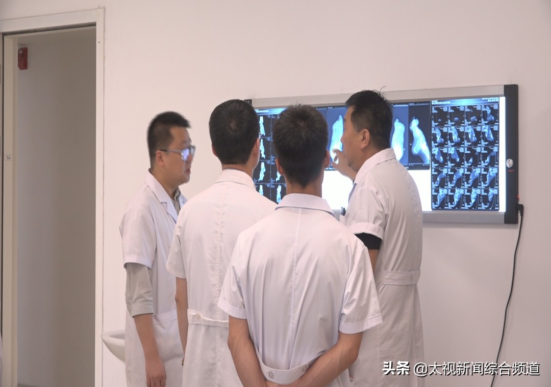 太原：15年走路痛苦不堪一朝手术走出“翻转”人生