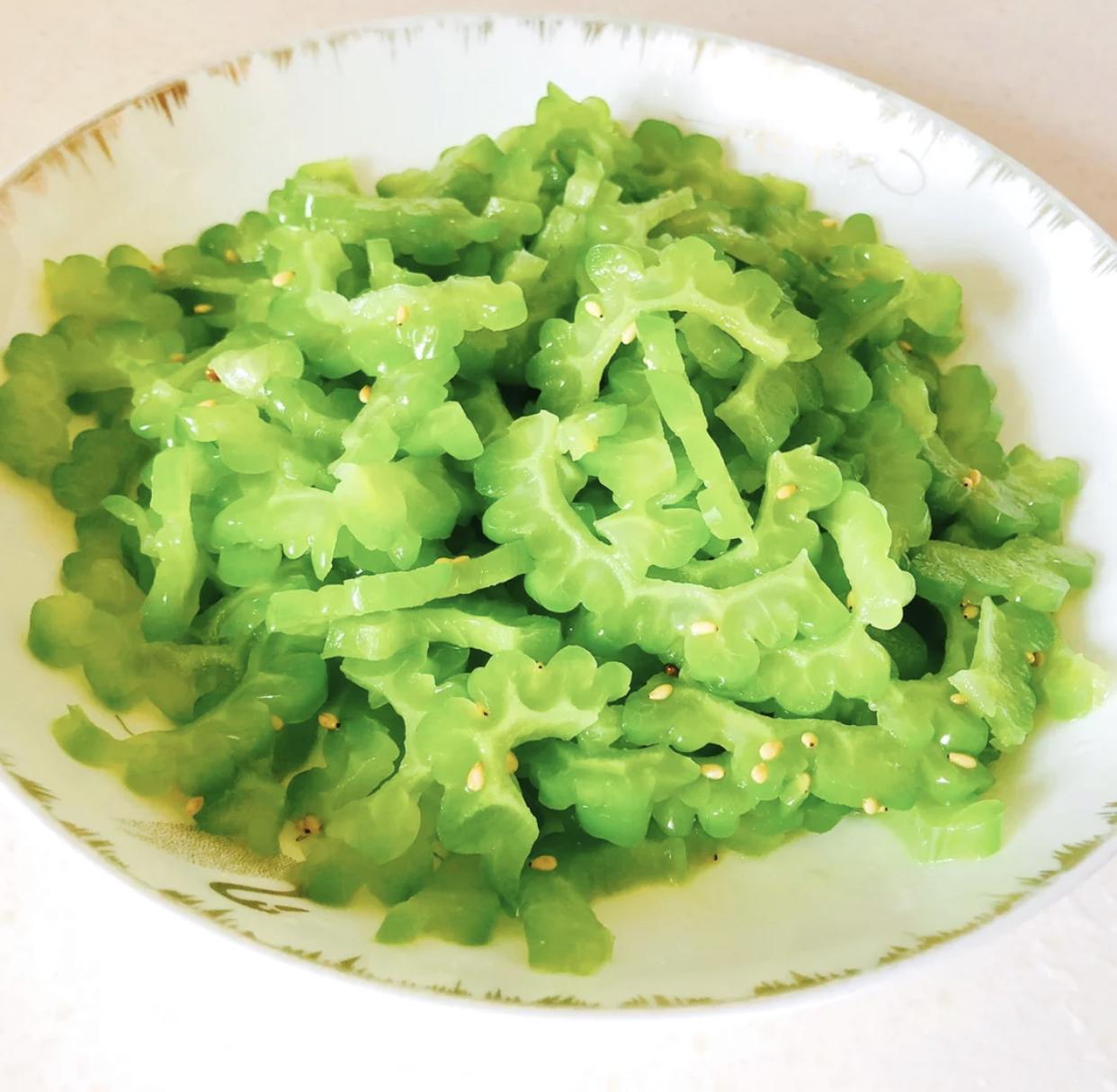 凉菜热菜餐桌该怎么摆,夏季开胃爽口凉菜黄瓜