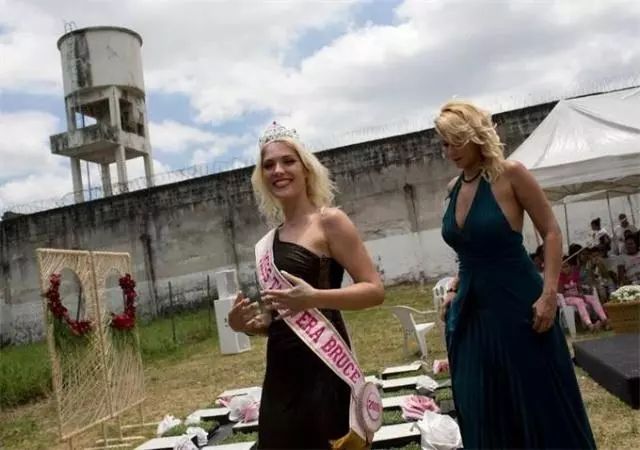 喜茶、饿了么喝出指套!美退出中导条约;微信2万人感染勒索病毒