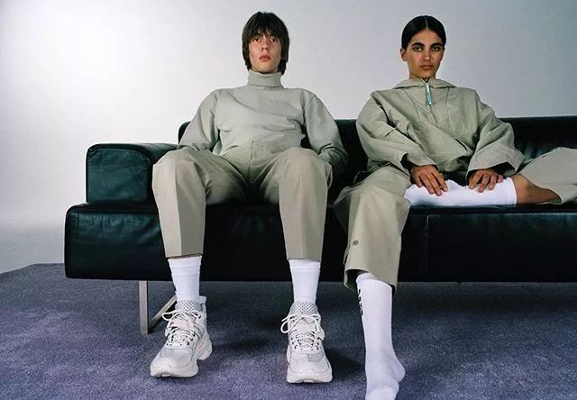 日本潮人穿解放鞋,日本潮人冬季穿搭