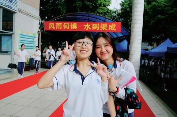 初中生的身高表出炉你达标了吗,初一身高最少要多少厘米才是标准