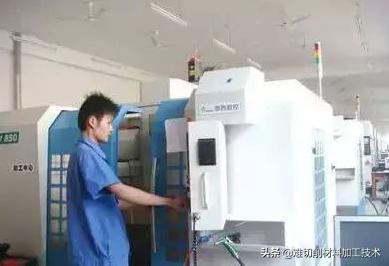 普通车床车刀磨法教学,车刀刃磨操作口诀