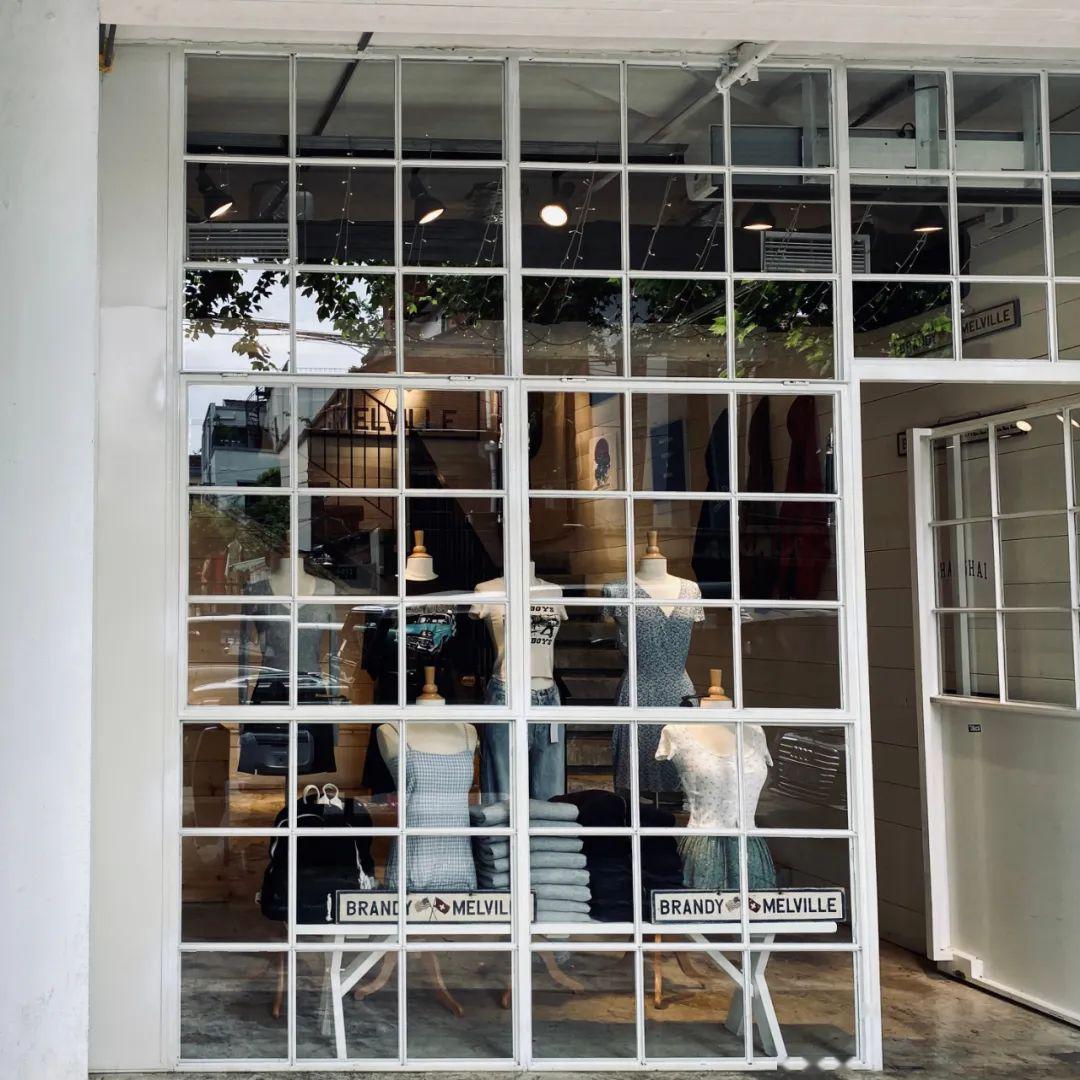 今年最时尚穿衣颜色,当下流行的男士穿衣风格