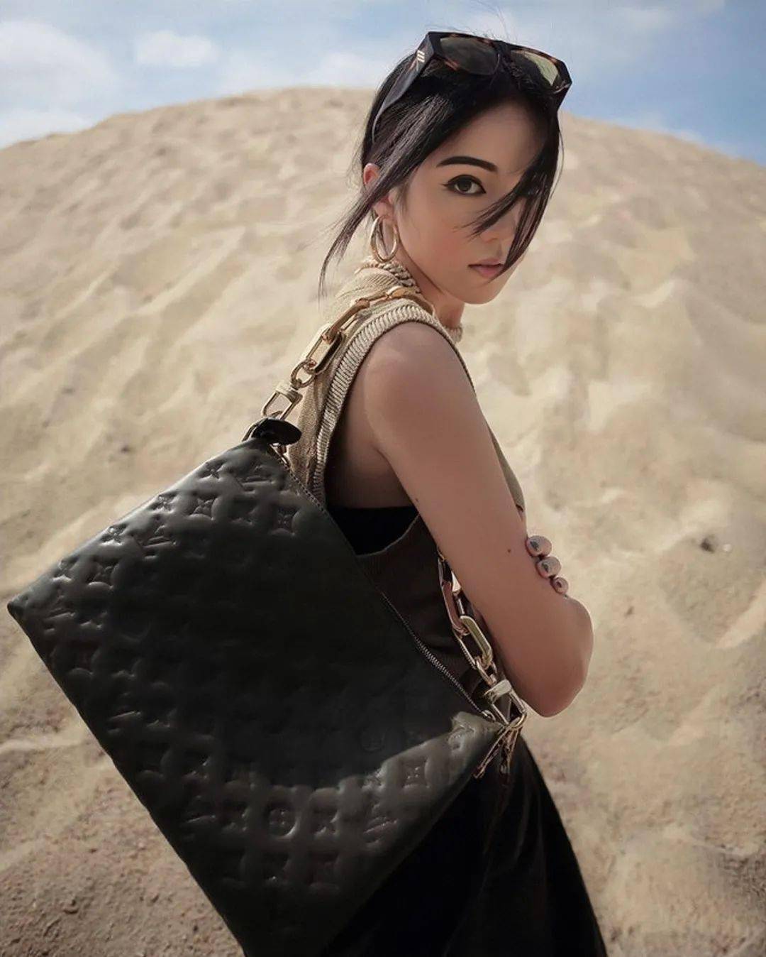 LV新手袋一出，女明星们集体撞包