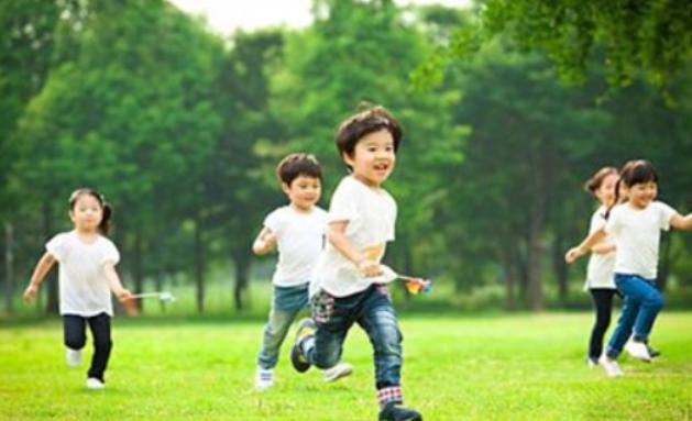 姚明的女儿9岁竟然就有1米71了,媒体姚明12岁女儿身高近1米9