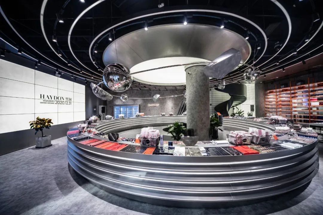 广州、武汉惊现“黑洞”，被“吸”进的消费者几乎没人空手而出