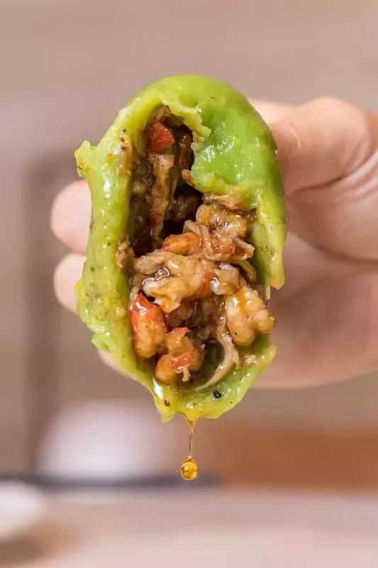 小龙虾酸菜鱼,麻辣小龙虾和酸菜鱼