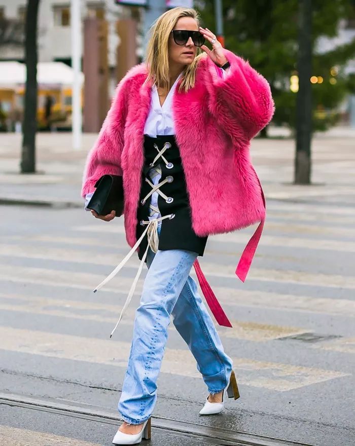 女人穿这四种颜色显老,40岁穿什么颜色不老气