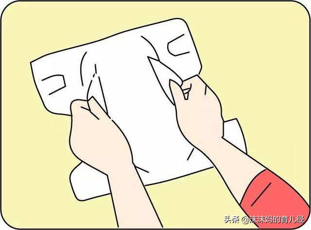 宝宝穿的纸尿裤漏尿怎么回事,宝宝穿纸尿裤老是漏尿是什么原因