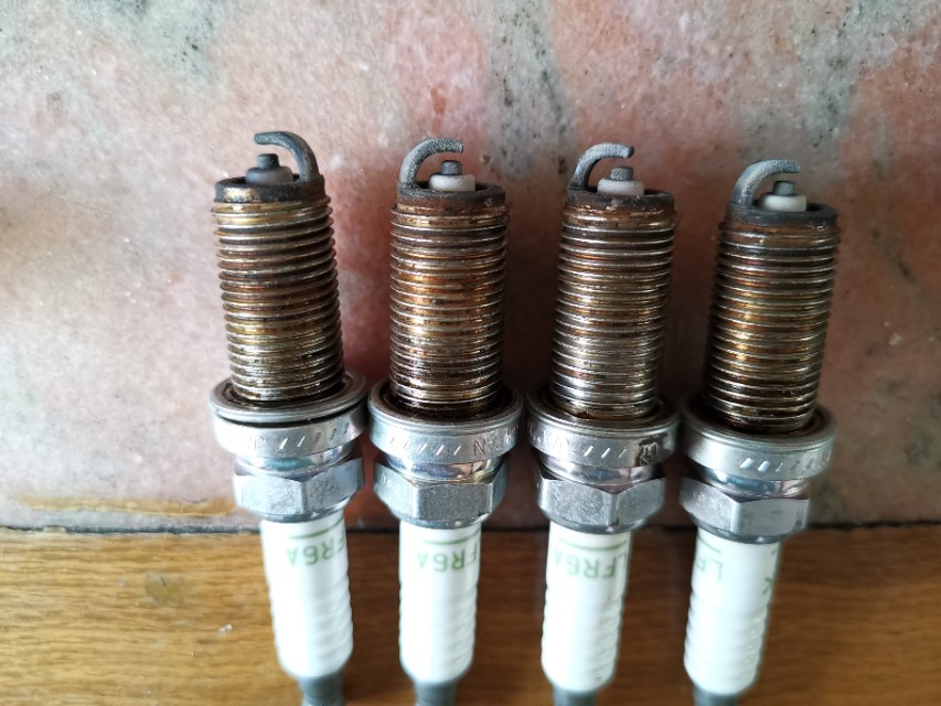 更换与检修火花塞的步骤,雪铁龙ec5火花塞怎么换