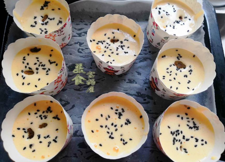 蛋黄蛋清不分离纸杯蛋糕的做法,3个鸡蛋1碗面不用烤箱不用黄油