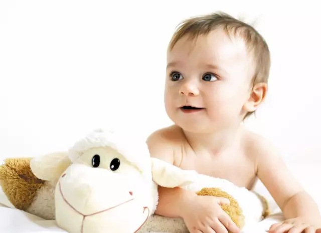 宝宝皮肤干燥起皮用什么护肤品,面部皮肤干燥起皮屑怎么快速解决