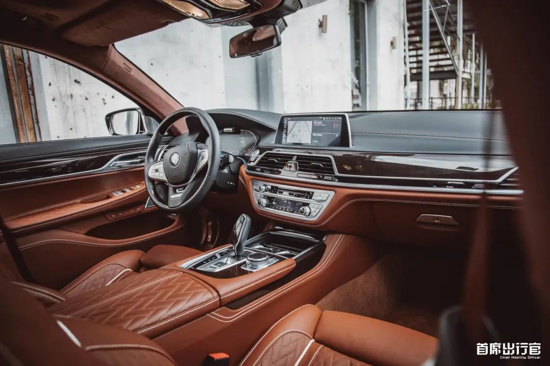 一台宝马740,一辆宝马740