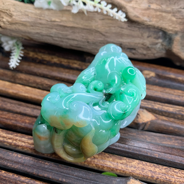 翡翠也会掉段吗,翡翠能治病吗