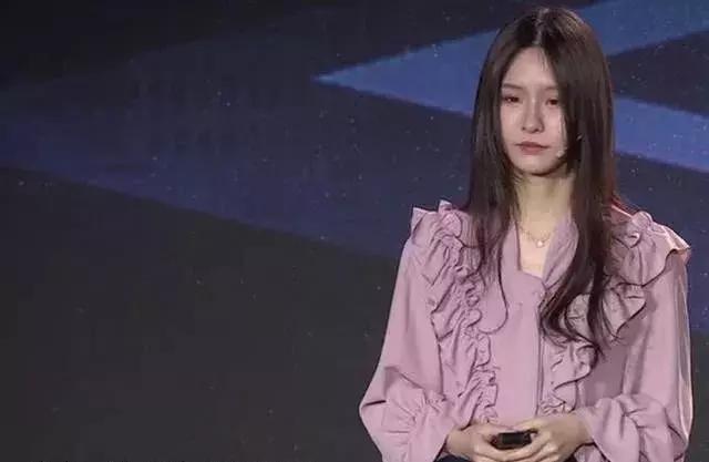 斗鱼主播阿冷位居榜首,斗鱼一姐阿冷直播视频