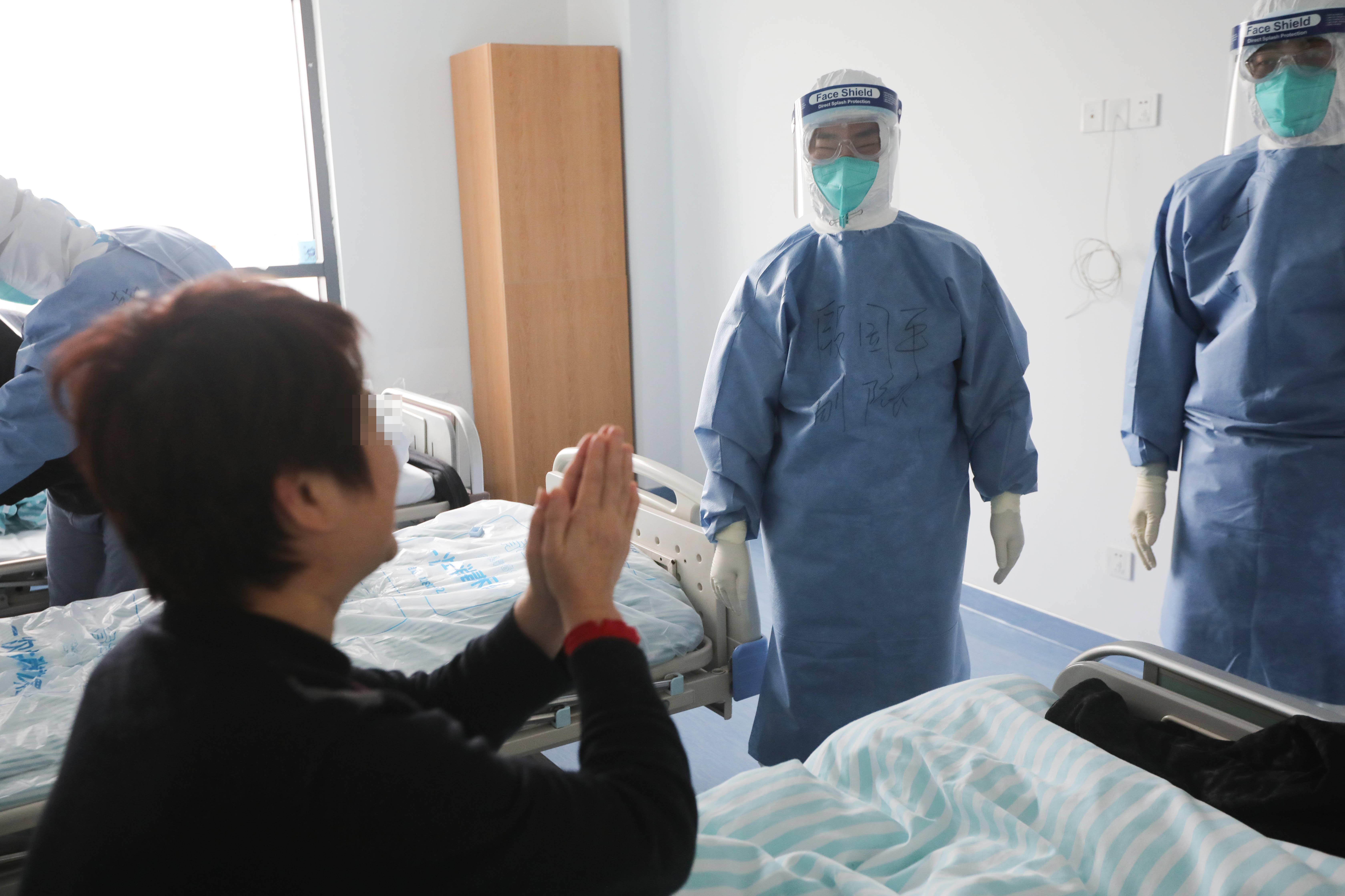 白衣作战袍，用爱守护“宁”