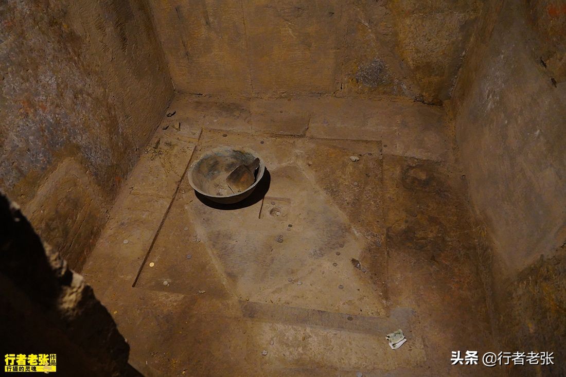 老款卫生间马桶,2000年前的冲水厕所