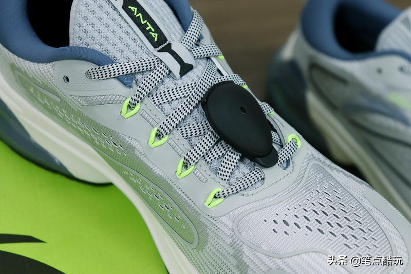 咕咚安踏减震跑鞋,安踏联合咕咚测评