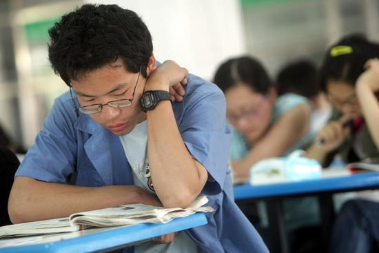 初中生不听话老师该怎么教,初中上课老师讲得太快了怎么办