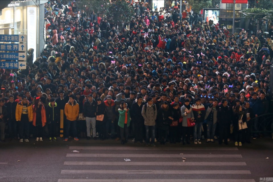 网络卡慢和路由器有关系吗,华为tc7001路由器网速慢怎么解决