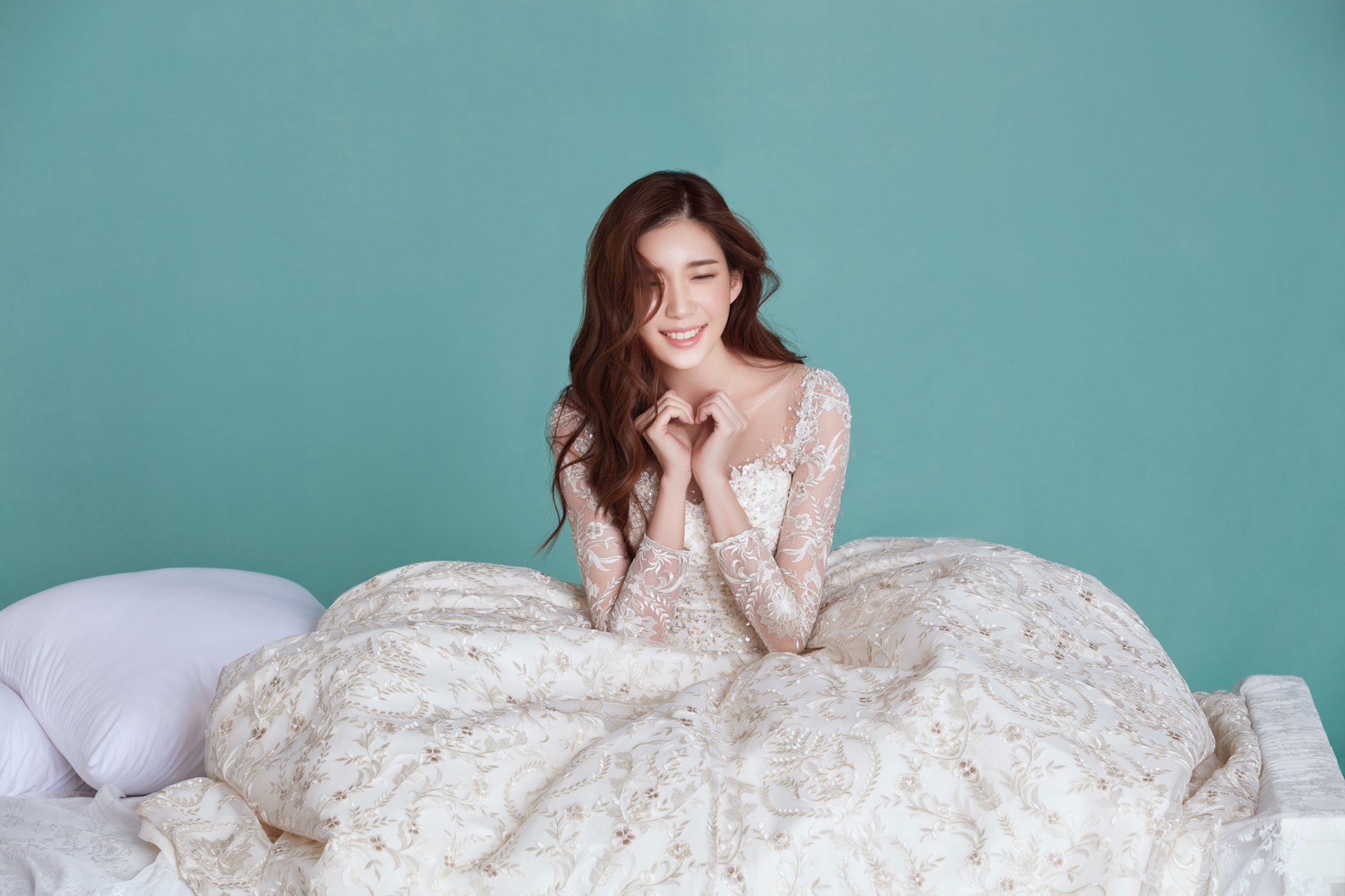 婚纱摄影造型发型教程,婚纱照中古发型教程