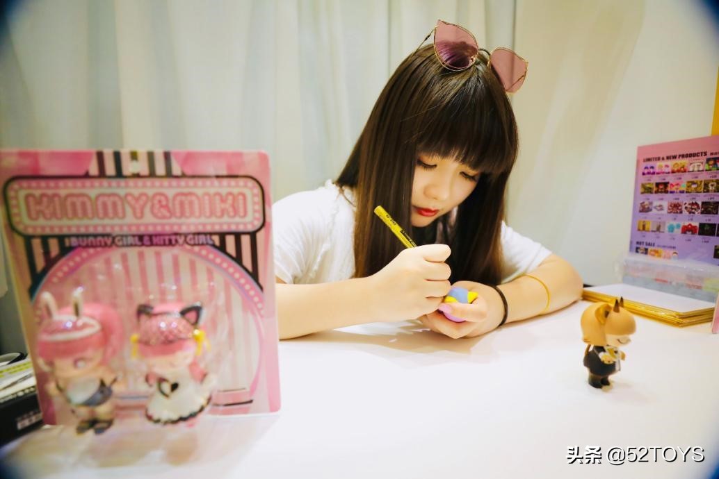 52toyskimmy盲盒甜品派对系列,52toys甜品派对手感