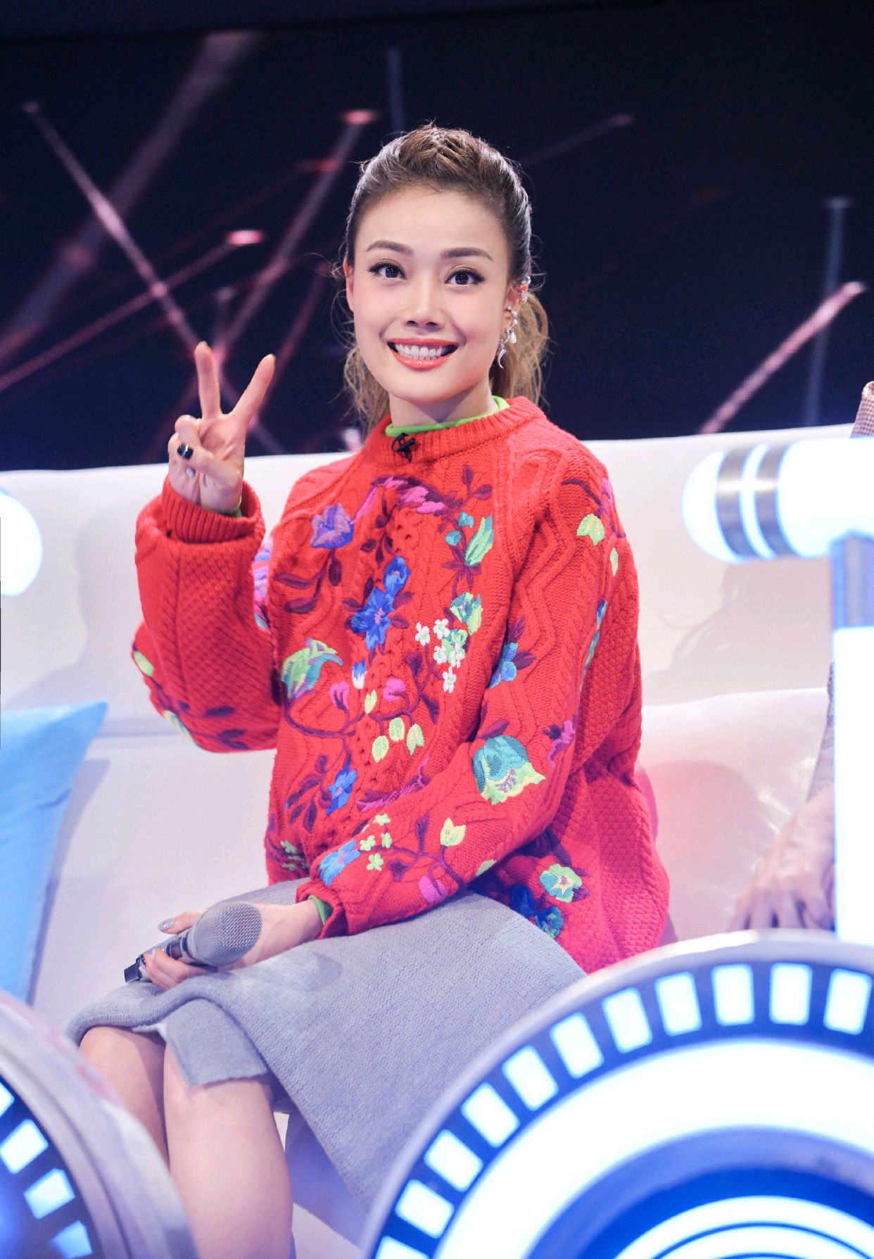 别再削骨追求“瓜子脸”了,6位方脸女星告诉你,国字脸才真扛老