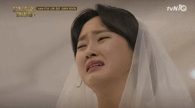 董卿唱哭了所有人,董卿都被说哭了