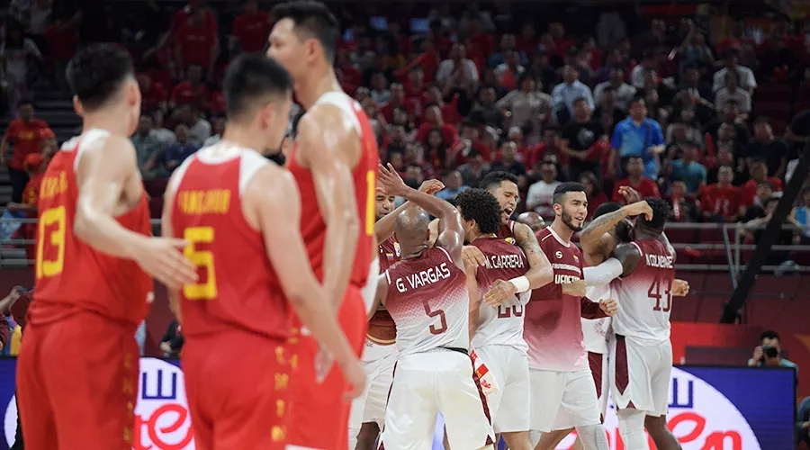 李楠跟杜锋执教的中国男篮区别,李楠执教生涯回顾